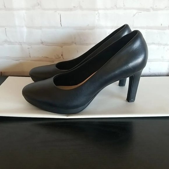 Clarks Shoes - CLARKS AMBYR JOY Womens Black Leather Pumps Size 9.5 Business Legal Interview